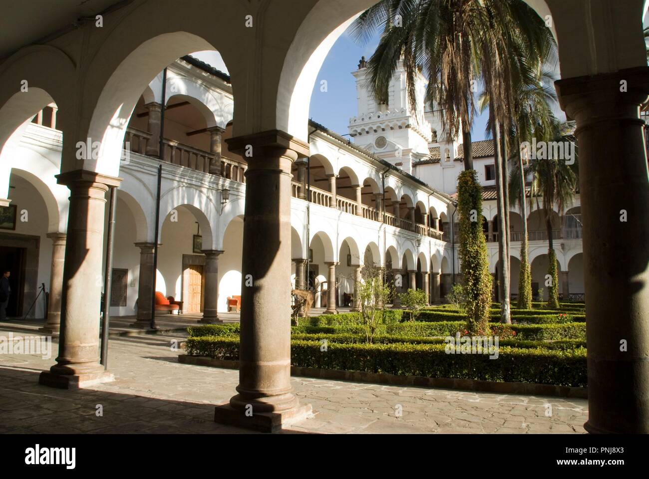 Ecuador.Quito.centro historico.Convento di San Francisco (XVI secolo). Chiostro. . Foto Stock