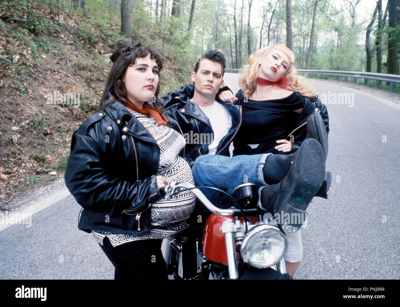 Pellicola originale titolo: CRY-BABY. Titolo inglese: CRY-BABY. Anno: 1990. Direttore: John Waters. Stelle: Johnny Depp; RICKI lago; Traci Lords. Credito: Universal Pictures / Album Foto Stock