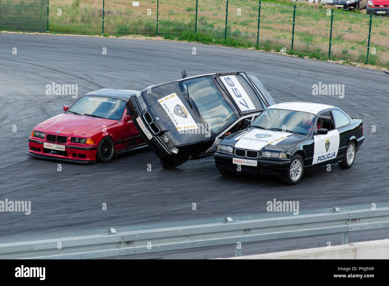 2 ruote auto pilotaggio stunt show a Energylandia parco divertimenti in Polonia con la più grande roller coaster in Europa si trova in Zator nella Piccola Polonia Foto Stock