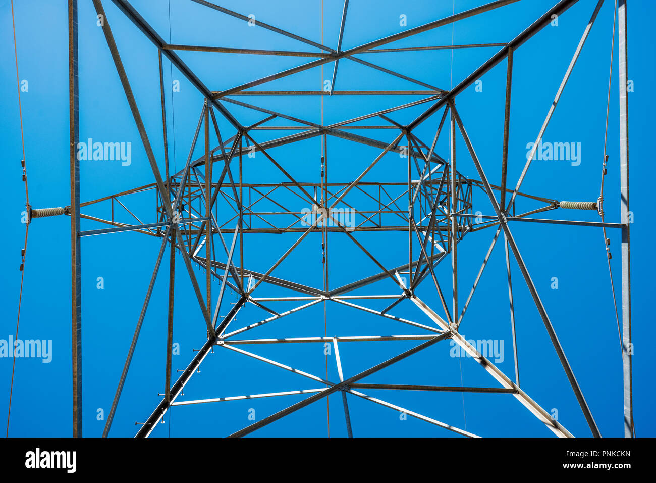 Visualizzazione grafica di linee elettriche ad alta tensione e la torre; Salida; Colorado; USA Foto Stock