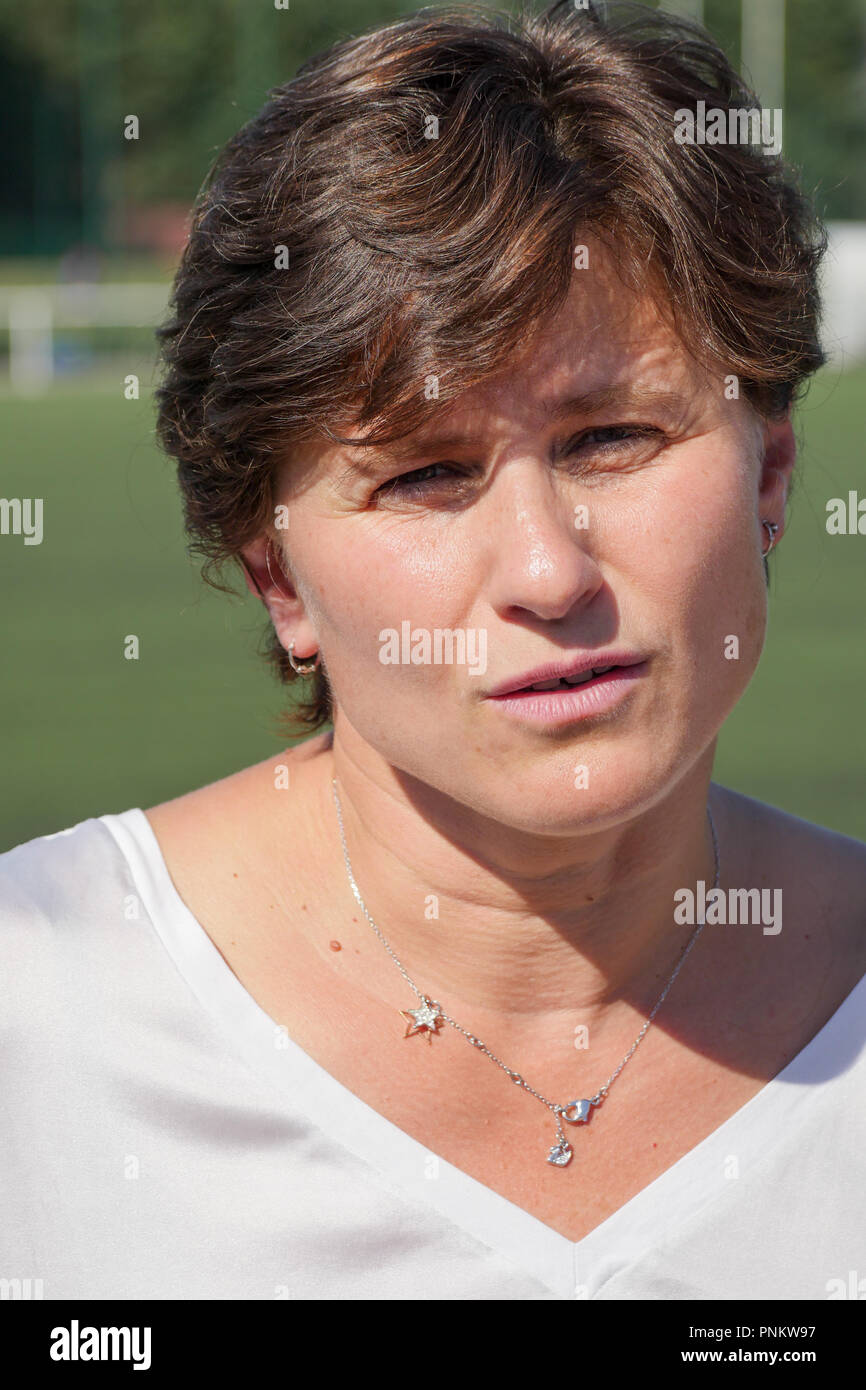 Prima apparizione di Roxana Maracineanu, ex campione di nuoto e recentemente promosso Ministro dello sport, Villeurbanne, Francia Foto Stock