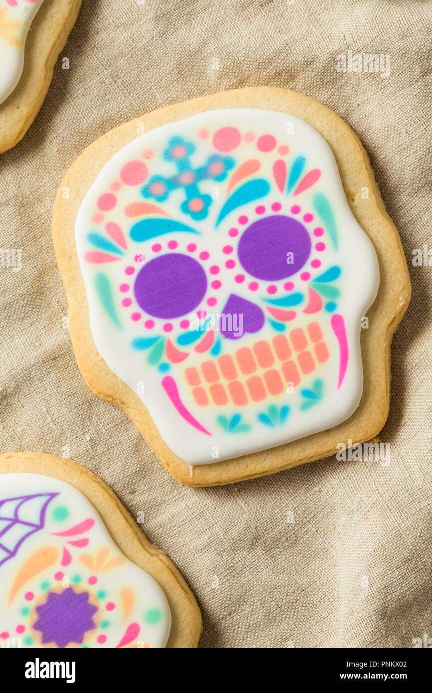 In casa messicano teschio di zucchero i cookie per il Dia de los Muertos Foto Stock
