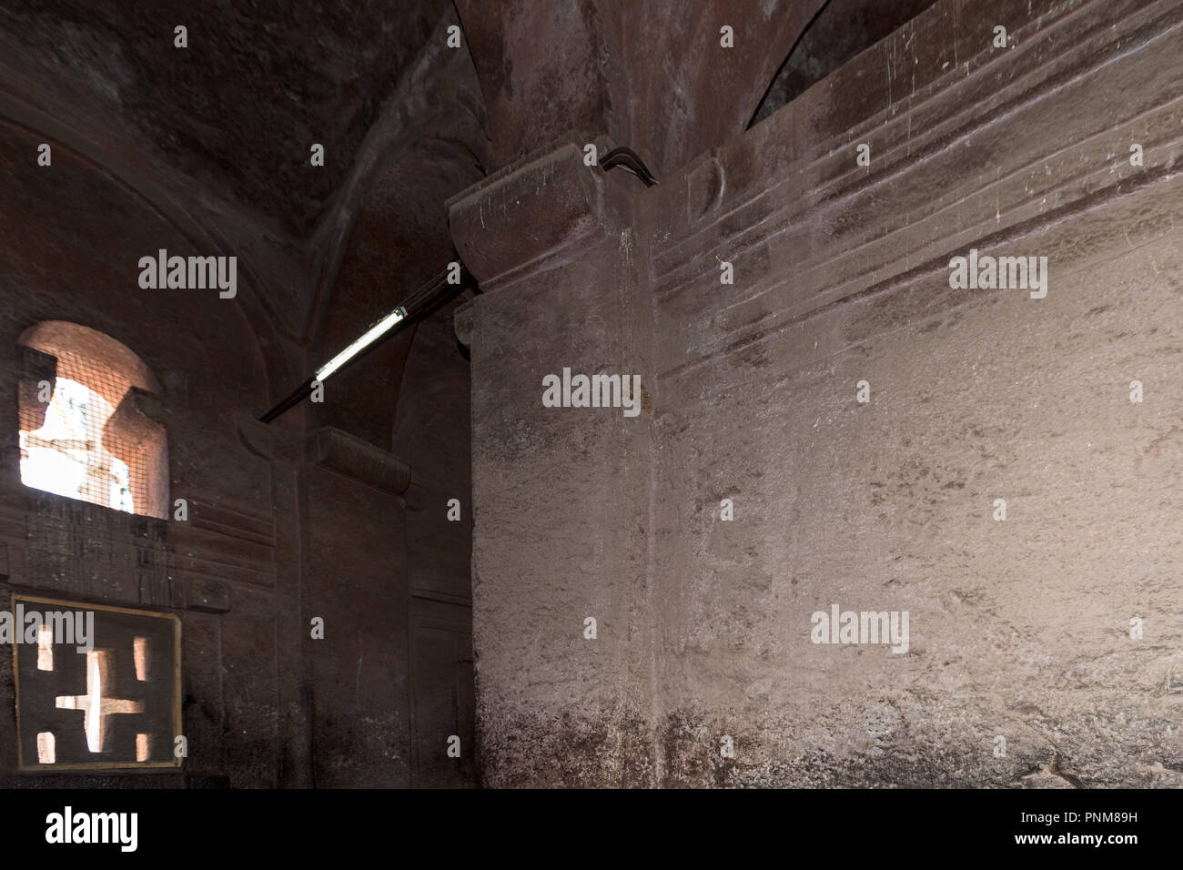 Bet Medhane Alem interno, gruppo settentrionale delle Chiese, lalibela, Etiopia. Chiesa Monollithic ie scavata completamente dalla roccia. Foto Stock