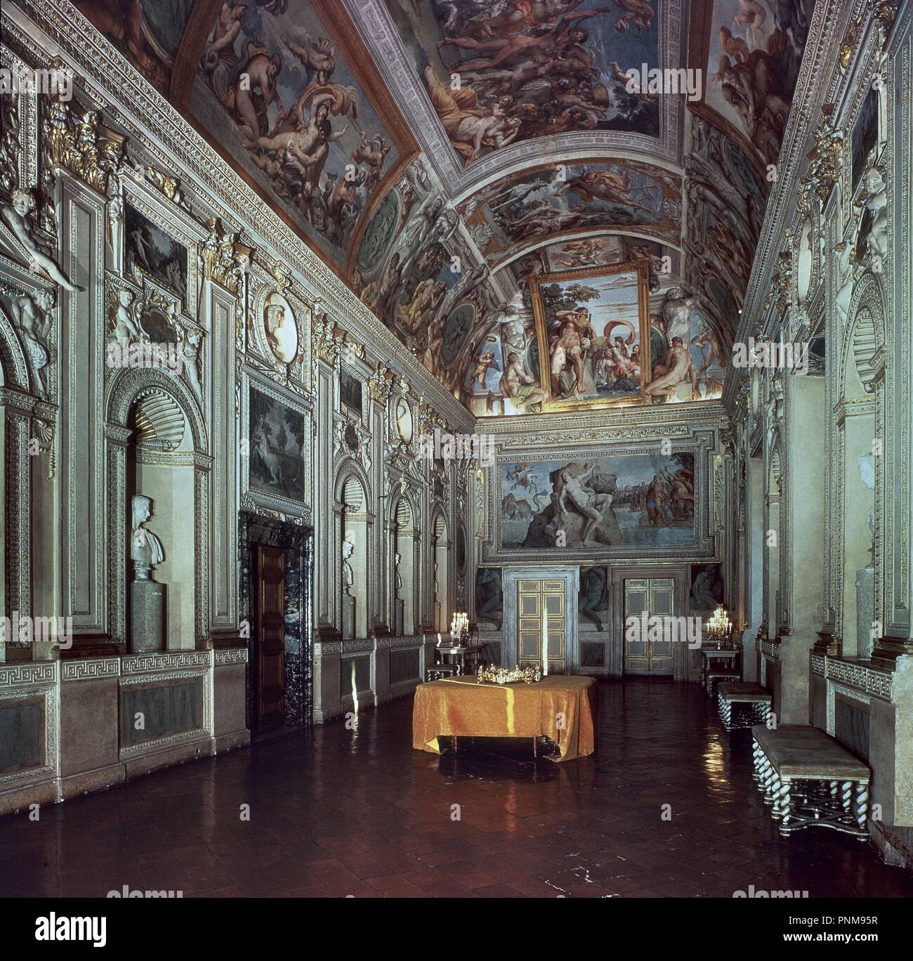 GALERIA DEL PALACIO FARNESE - Roma - SIGLO XVII. Autore: Carracci, Agostino. Posizione: PALACIO FARNESIO. Roma. ITALIA. Foto Stock