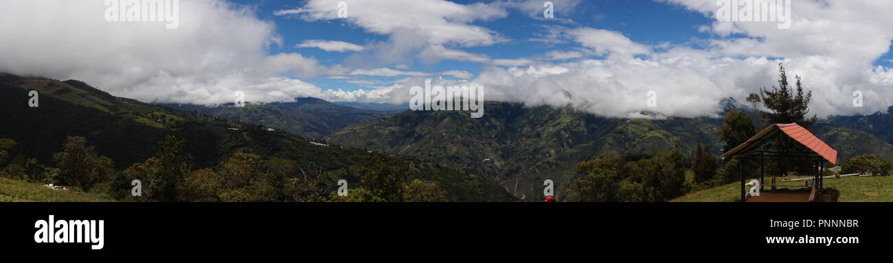 Vista da ruca pichincha su Quito, Ecuador Foto Stock