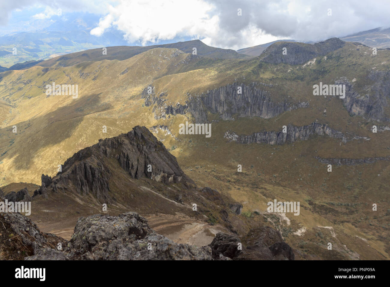 Vista da ruca pichincha su Quito, Ecuador Foto Stock