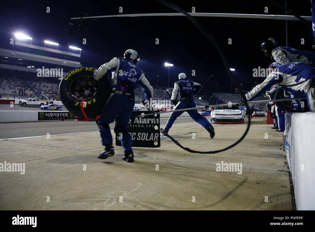 Richmond, Virginia, Stati Uniti d'America. Xxi Sep, 2018. Ross Chastain (42) porta la sua auto giù pit road per il servizio durante il Go Bowling 250 a Richmond Raceway in Richmond, Virginia. Credito: Chris Owens Asp Inc/ASP/ZUMA filo/Alamy Live News Foto Stock