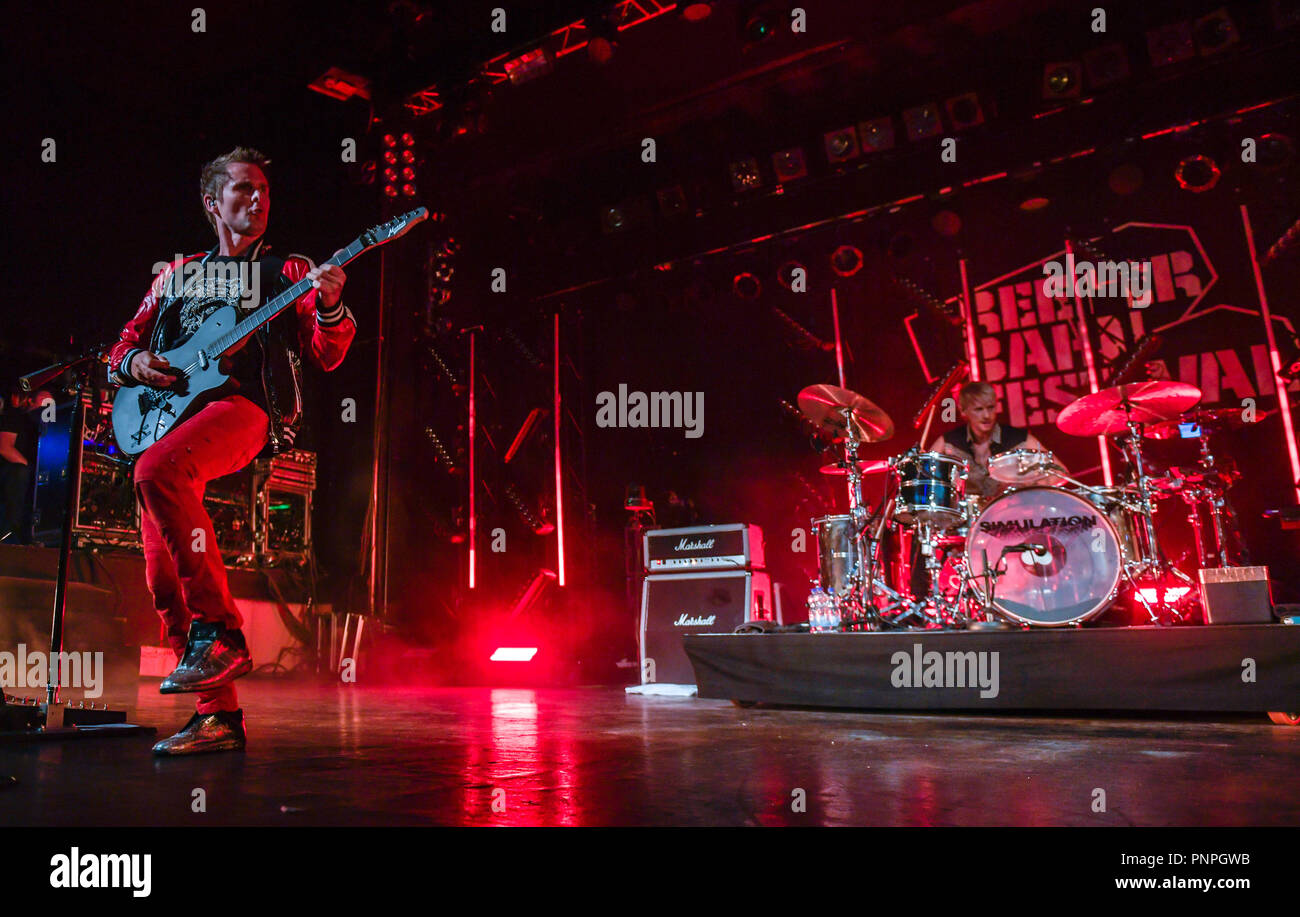 Amburgo, Germania. Xxi Sett 2018. Matthew Bellamy (l), il chitarrista con la band britannica Muse, sarà di scena a Reeperbahn Festival durante la Warner Music notte insieme con la sua band collega Dominic Howard (tamburi). La Reeperbahn Festival avrà luogo dal 19 al 22 settembre nella città anseatica. Foto: Axel Heimken/dpa Credito: dpa picture alliance/Alamy Live News Foto Stock