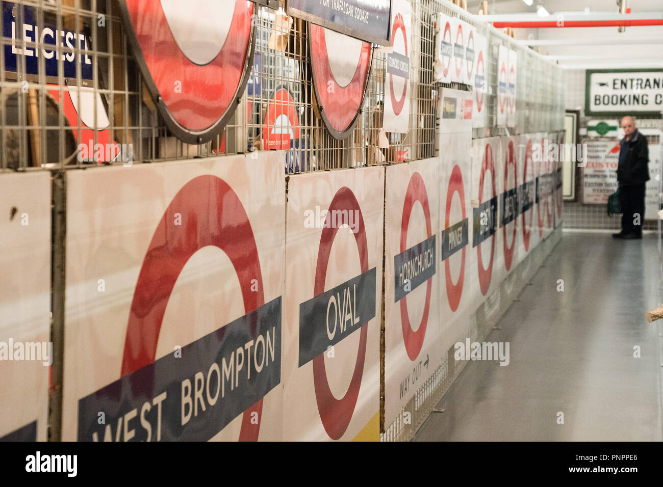 Le scene del Museo dei Trasporti di Londra Depot, che apre le sue porte al pubblico due volte l'anno. Foto Data: Sabato, 22 settembre 2018. Foto: Roger Garfield/Alamy Live News Foto Stock