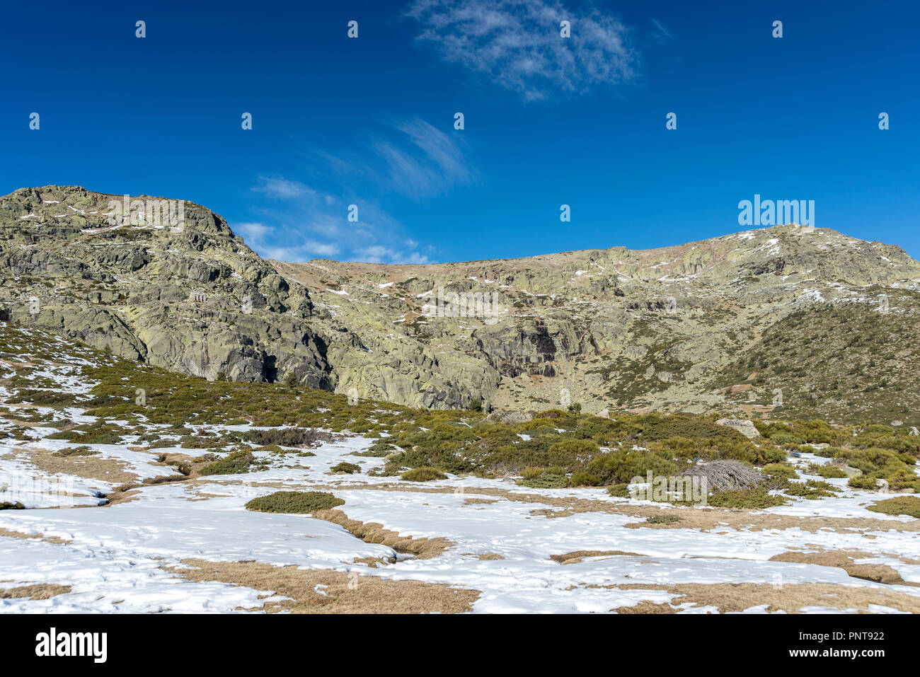 Viste del massiccio Penalara, vicino alla Laguna Grande de Penalara (Penalara Laguna) Foto Stock