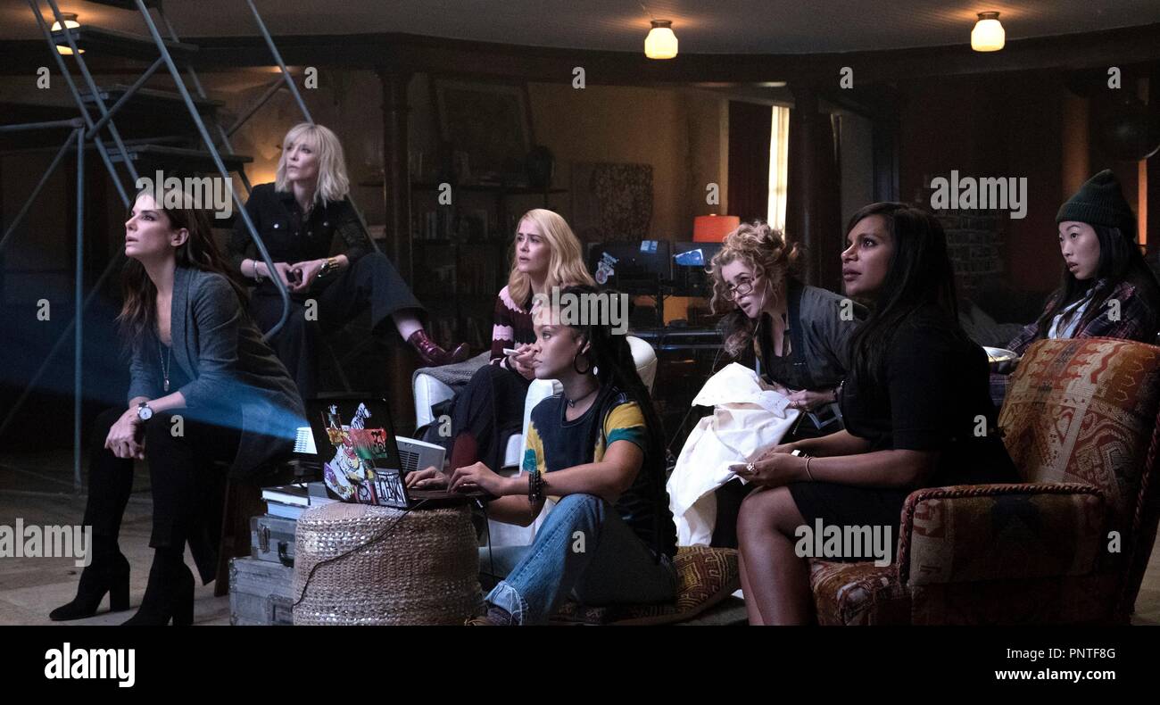 Pellicola originale titolo: OCEANO DI OTTO. Titolo inglese: OCEANO DI OTTO. Anno: 2018. Direttore: Gary Ross. Stelle: Helena Bonham Carter; Sandra Bullock; SARAH PAULSON; RIHANNA; MINDY KALING; AWKWAFINA; CATE BLANCHETT. Credito: SMOKEHOUSE PICTURES/VILLAGE ROADSHOW PICTURES / Album Foto Stock