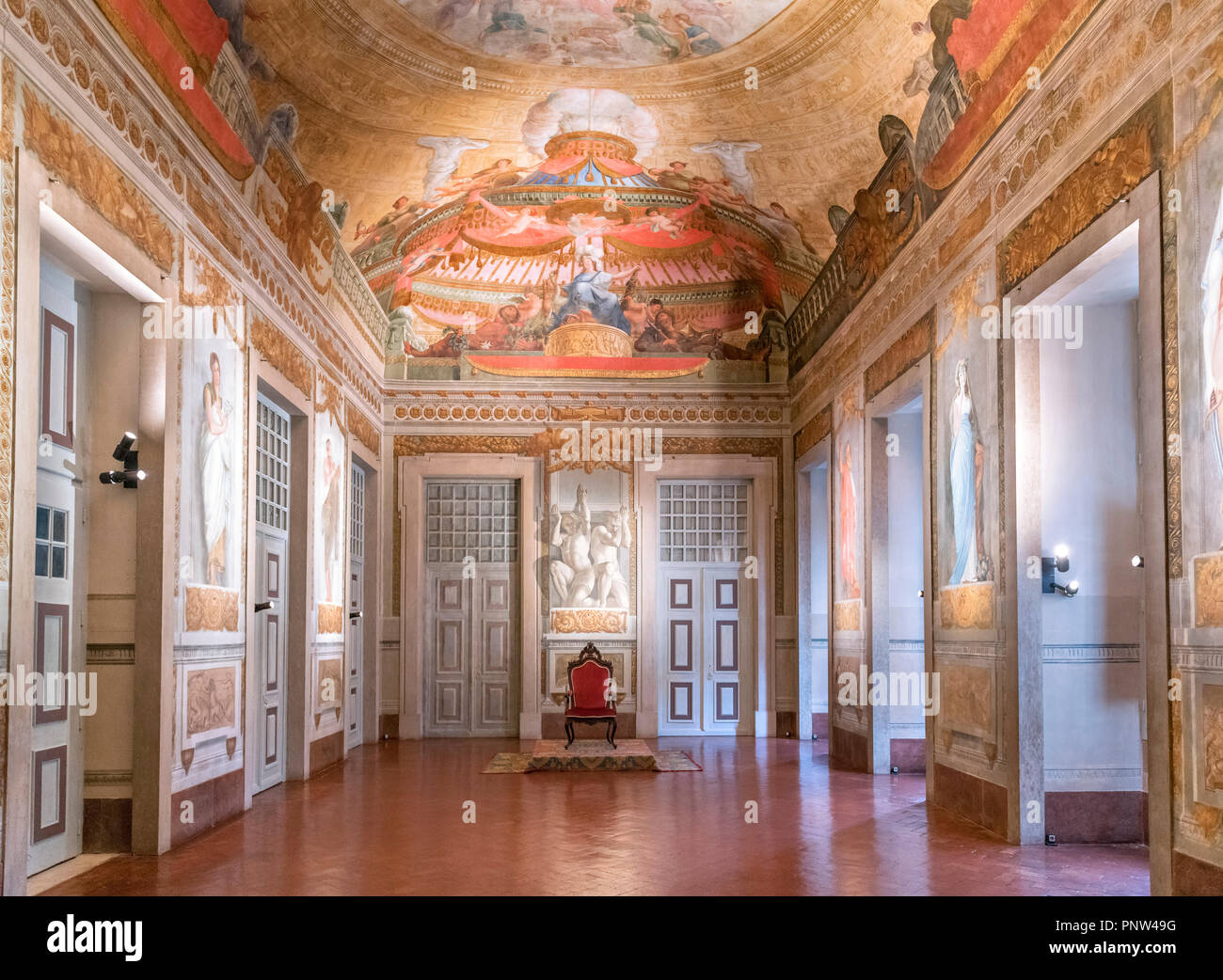 La Sala del Trono del Palazzo di Mafra ( Mosteiro Palacio Nacional de Mafra ), Mafra, Portogallo Foto Stock