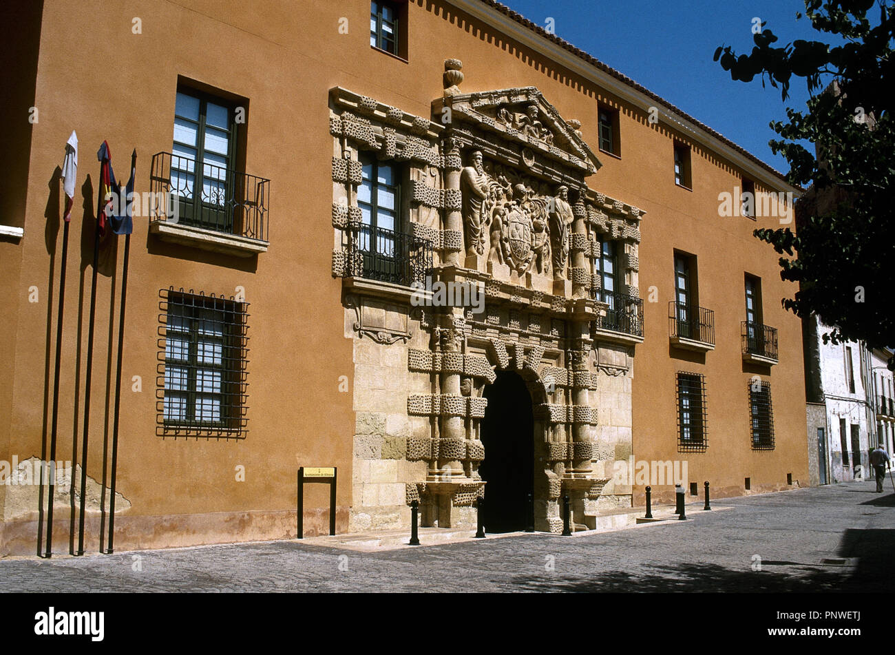 Spagna. Almansa. Il municipio. Situato nella grande casa o Palazzo dei Conti Cirat, costruito nel XVI secolo in stile manierista. Facciata principale. Foto Stock