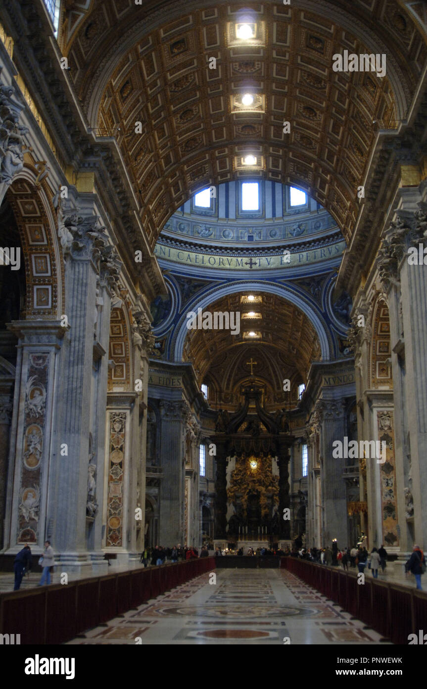 San Pietro baldacchino. Scultura barocca della tettoia in bronzo da Gian Lorenzo Bernini (1598-1680). La Basilica di San Pietro. Città del Vaticano. Foto Stock