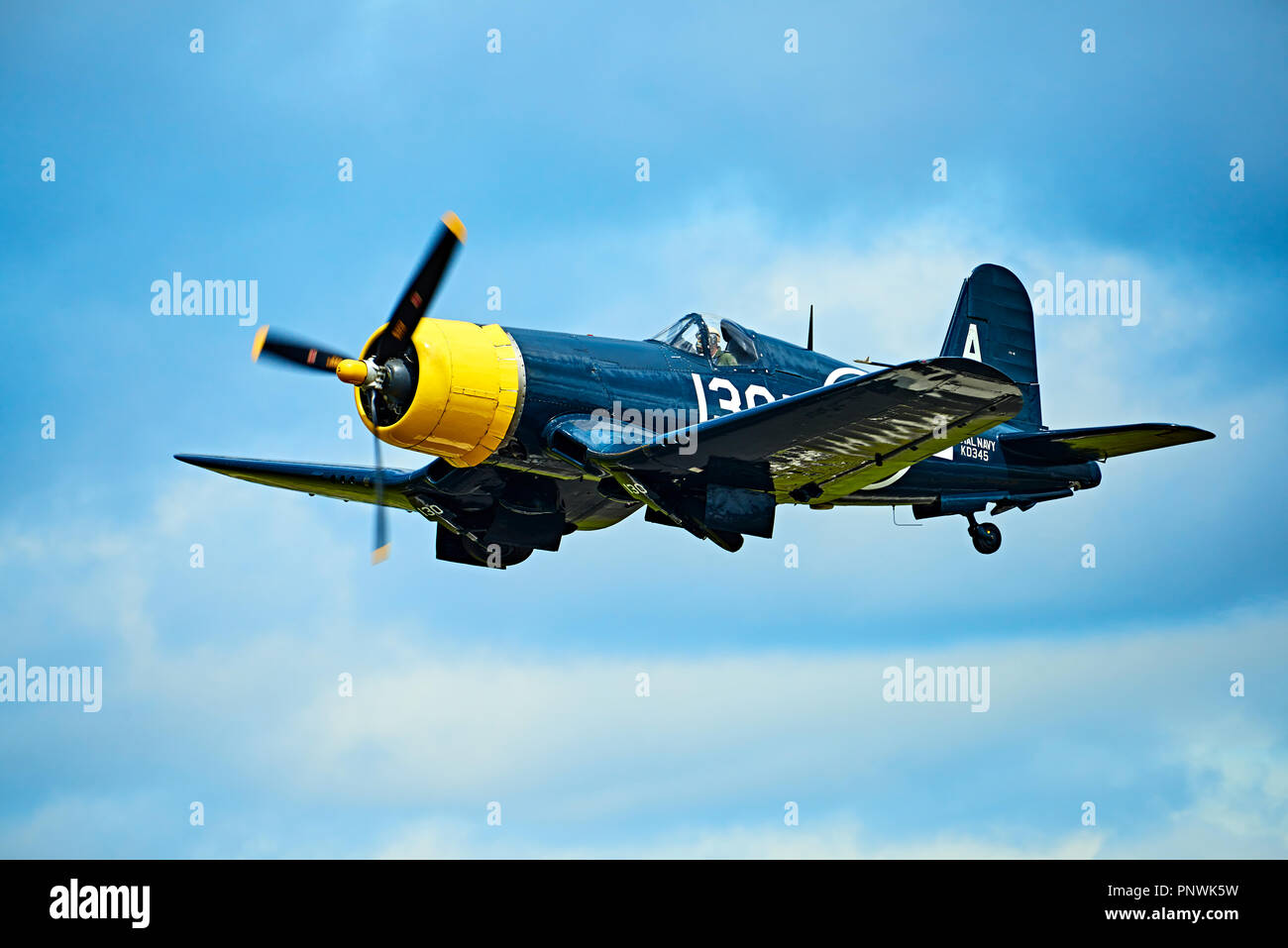 Goodyear FG-1D (Chance Vought F4U) Corsair carrier-based caccia bombardiere in volo Foto Stock