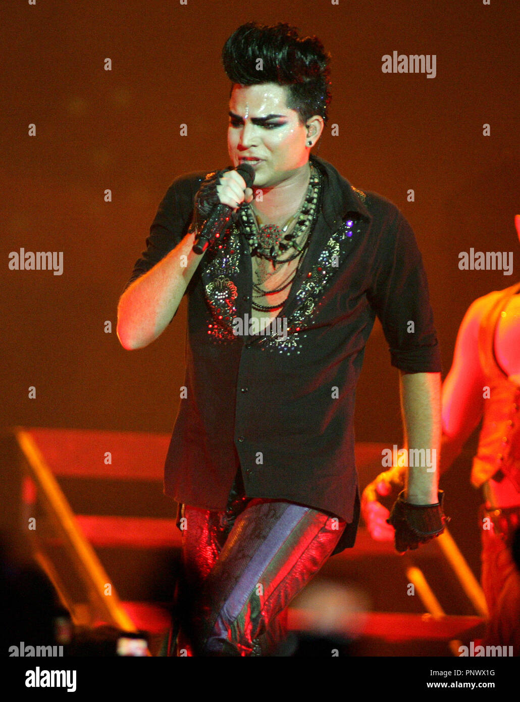 Adam Lambert esegue in concerto sul suo Glam Nation Tour presso il Seminole Hard Rock Hotel & Casino in Hollywood Florida il 19 settembre 2010. Foto Stock