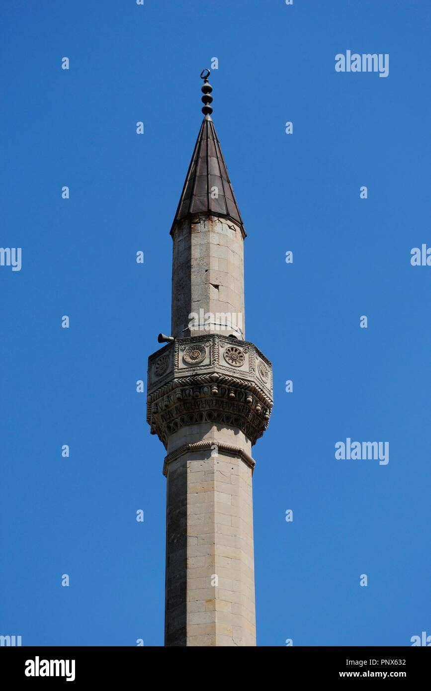 L'Ucraina. Repubblica autonoma di Crimea. Bakhchisaray. Khan's Palace. Grande Moschea di Khan. Costruito da Sahib I Giray. Il XVI secolo. Minareto. Dettaglio. Foto Stock