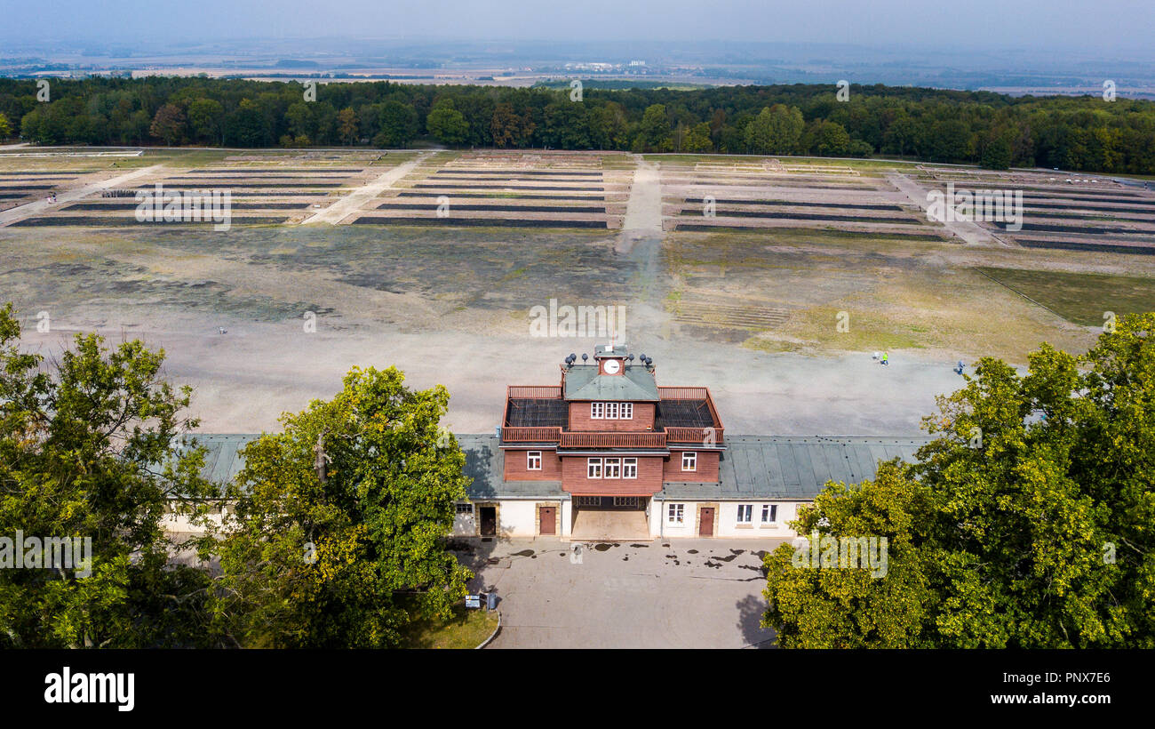La griglia anteriore e il blocco di cella di fondazioni, Buchenwald 2, Baviera, Germania Foto Stock