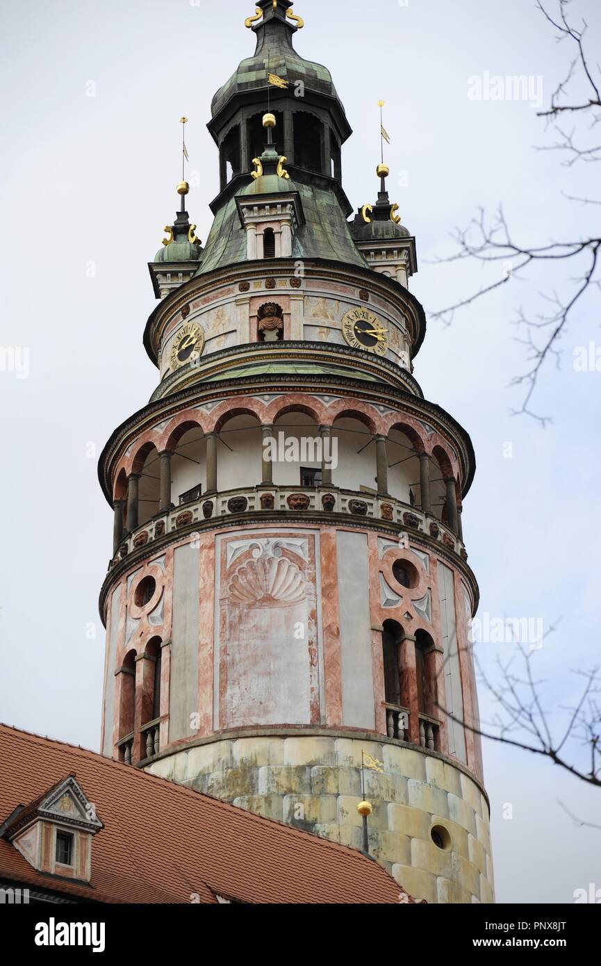 Repubblica ceca. Cesky Krumlov. Piccolo castello torre. 13-XVI secolo. Ricostruite al ventesimo secolo. Dettaglio. UNESCO - Sito Patrimonio dell'umanità. Foto Stock