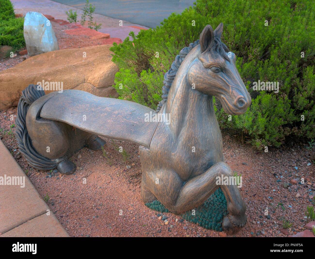 Splendido design di un cavallo arte come una sedia a Sedona, in Arizona. Foto Stock