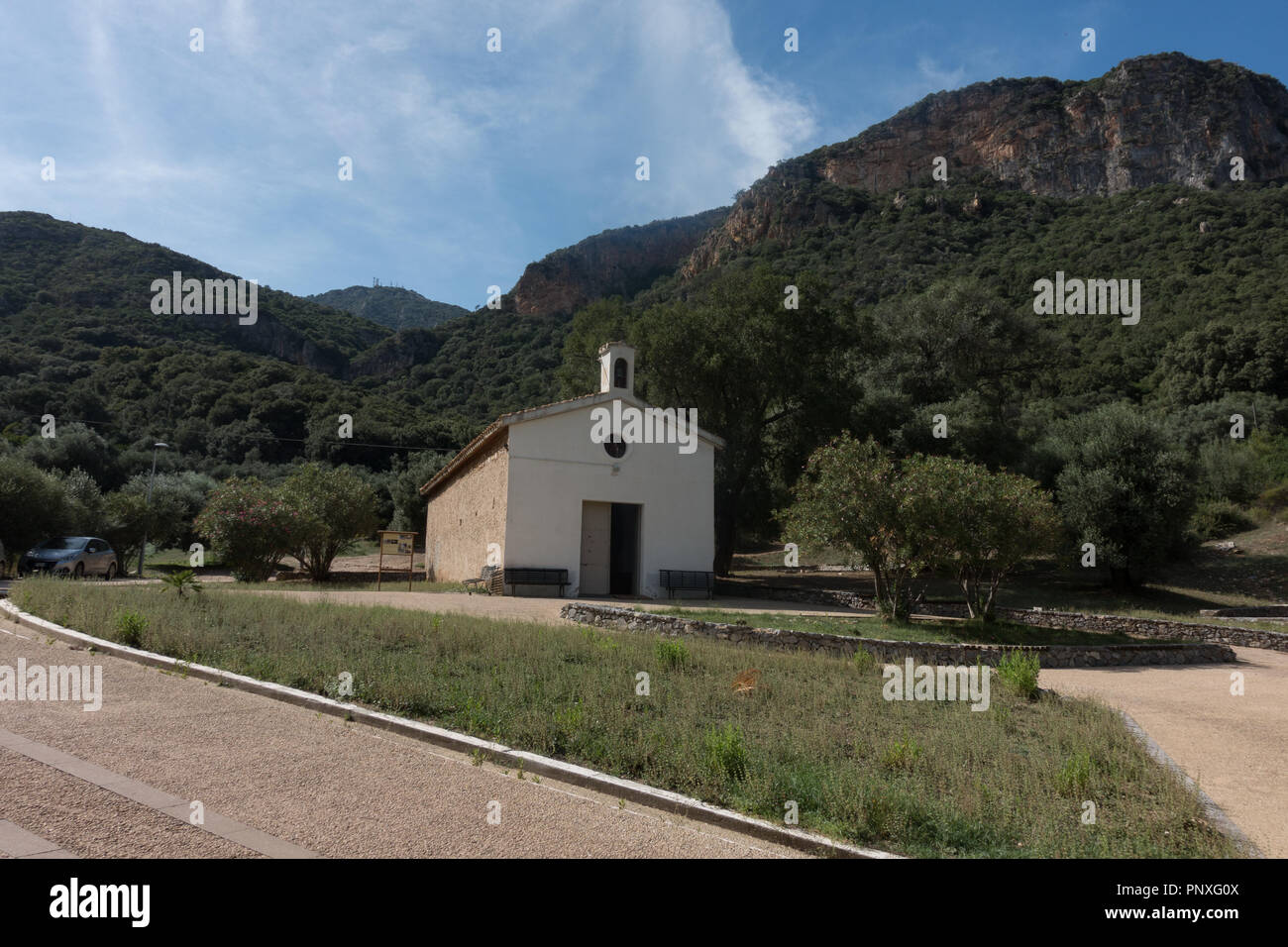 Chiesa di San Giovanni, vicino l'ingresso alla grotta. Sardegna. Italia Foto Stock