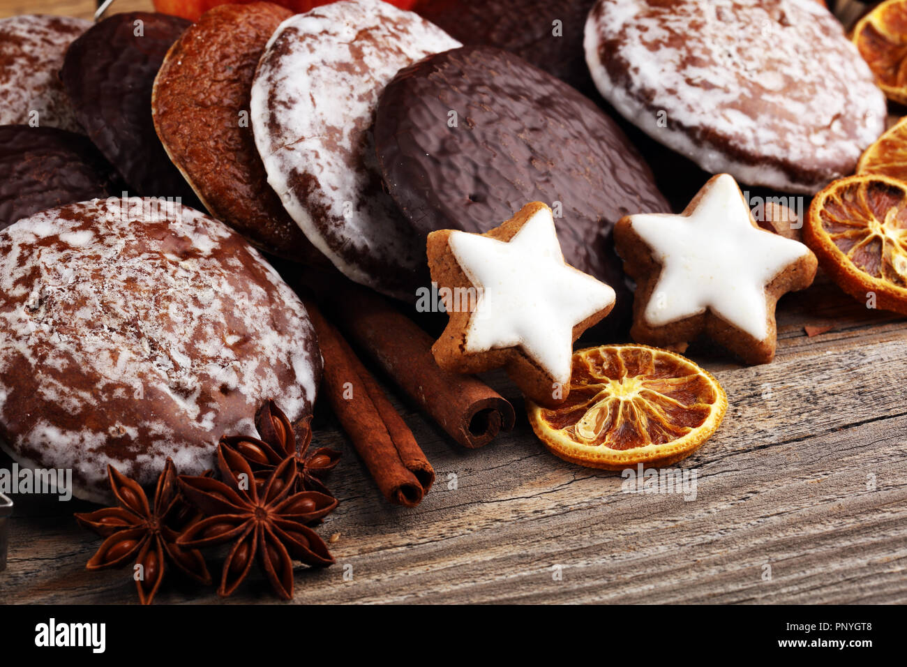Biscotti Di Natale Lebkuchen.Tipico Tedesco Gingerbreads Come Lebkuchen E Aachener Stampate Biscotti Di Natale Con Le Spezie Foto Stock Alamy