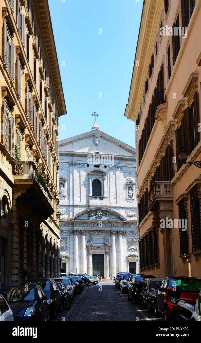 Santa Maria in Vallicella chiesa come visto da di Via Larga a Roma. Foto Stock