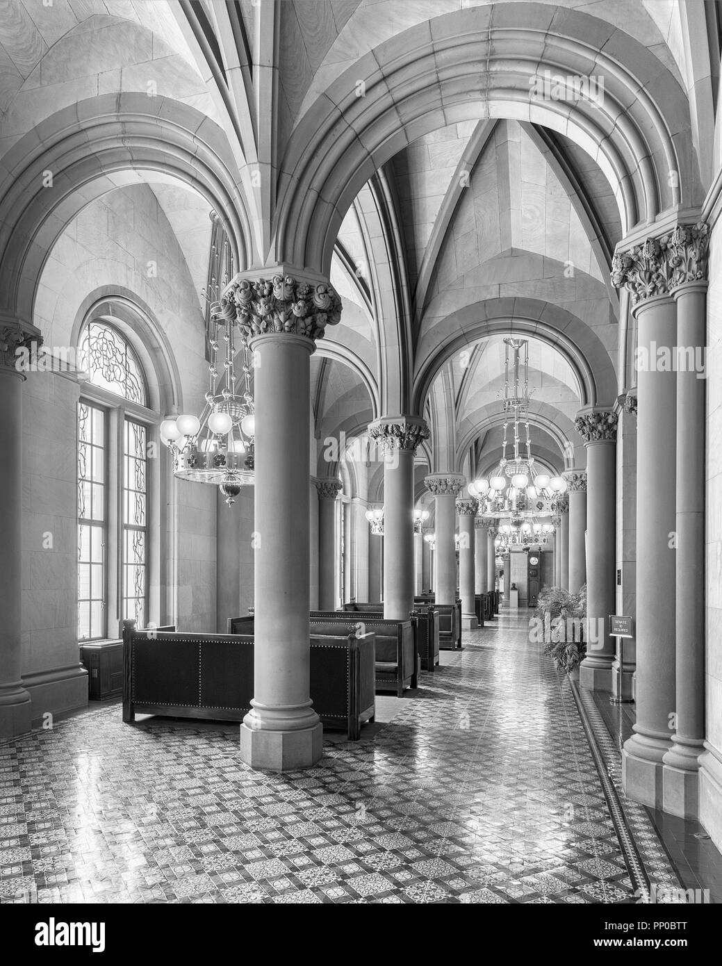 Il corridoio e la lounge area al di fuori della Camera del Senato della New York State Capitol Building a State Street e Washington Avenue in Albany, New York Foto Stock