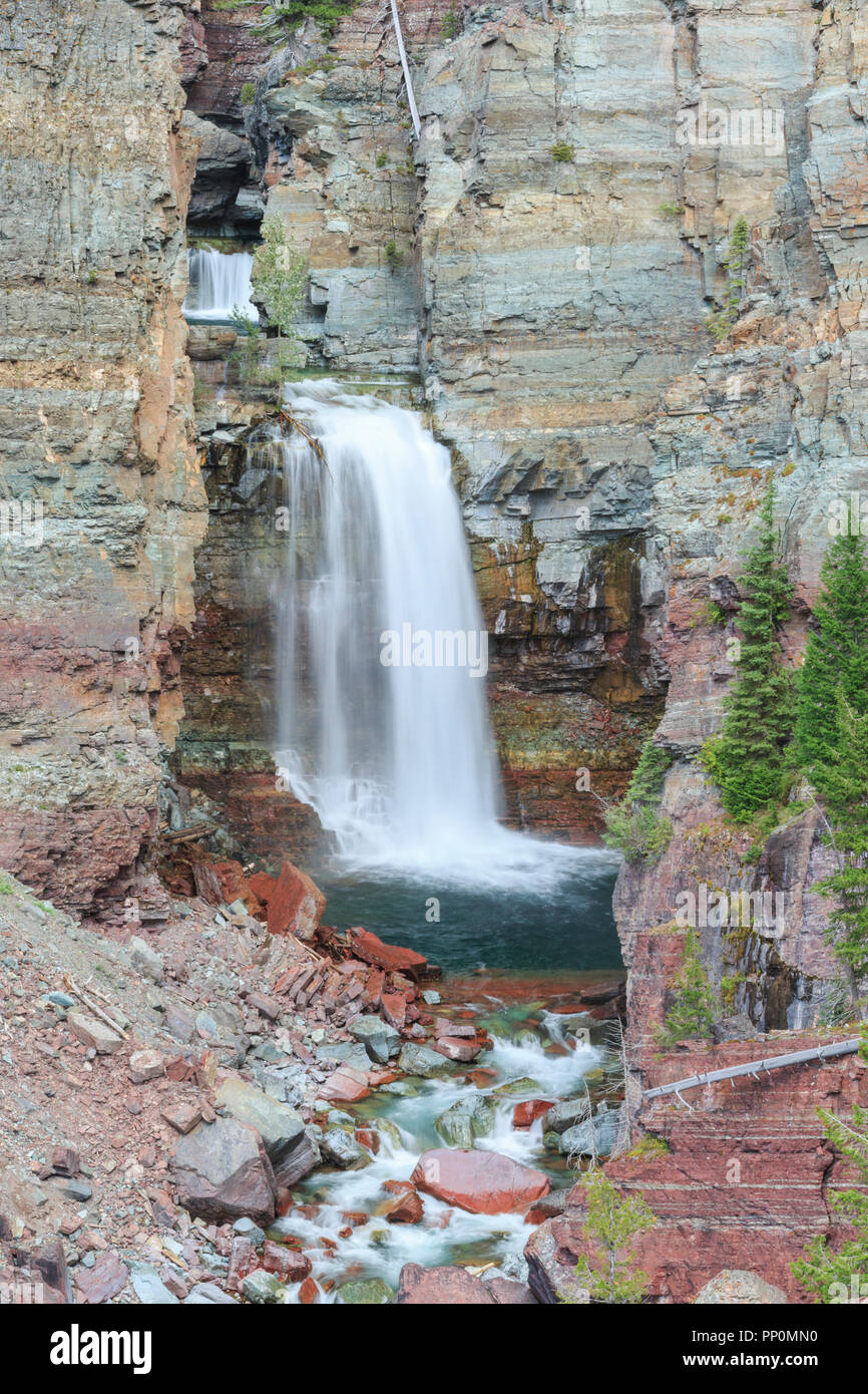 Cascata in un canyon della North Fork blackfoot river in capro espiatorio deserto vicino ovando, montana Foto Stock