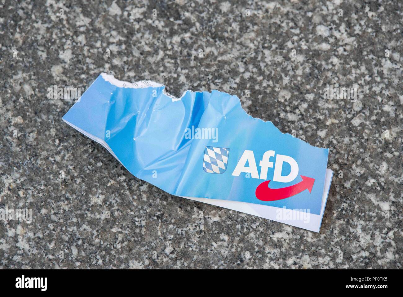 Monaco di Baviera, Germania. Il 22 settembre, 2018. Questo Oktoberfest sabato il lontano-diritto di estrema destra alternativa per la Germania (AFD) partito organizzato due manifestazioni nel centro di Monaco, uno a Max Joseph Platz e il secondo a Stachus. Alla riunione hanno partecipato a numerose figure di estrema destra dello spettro, compreso il neo-nazisti, Heinz Meyer di Pegida Monaco di Baviera che si trova sotto il terrorismo il monitoraggio e i membri dell'Identitaere estremisti Bewegung. Credito: Sachelle Babbar/ZUMA filo/Alamy Live News Foto Stock