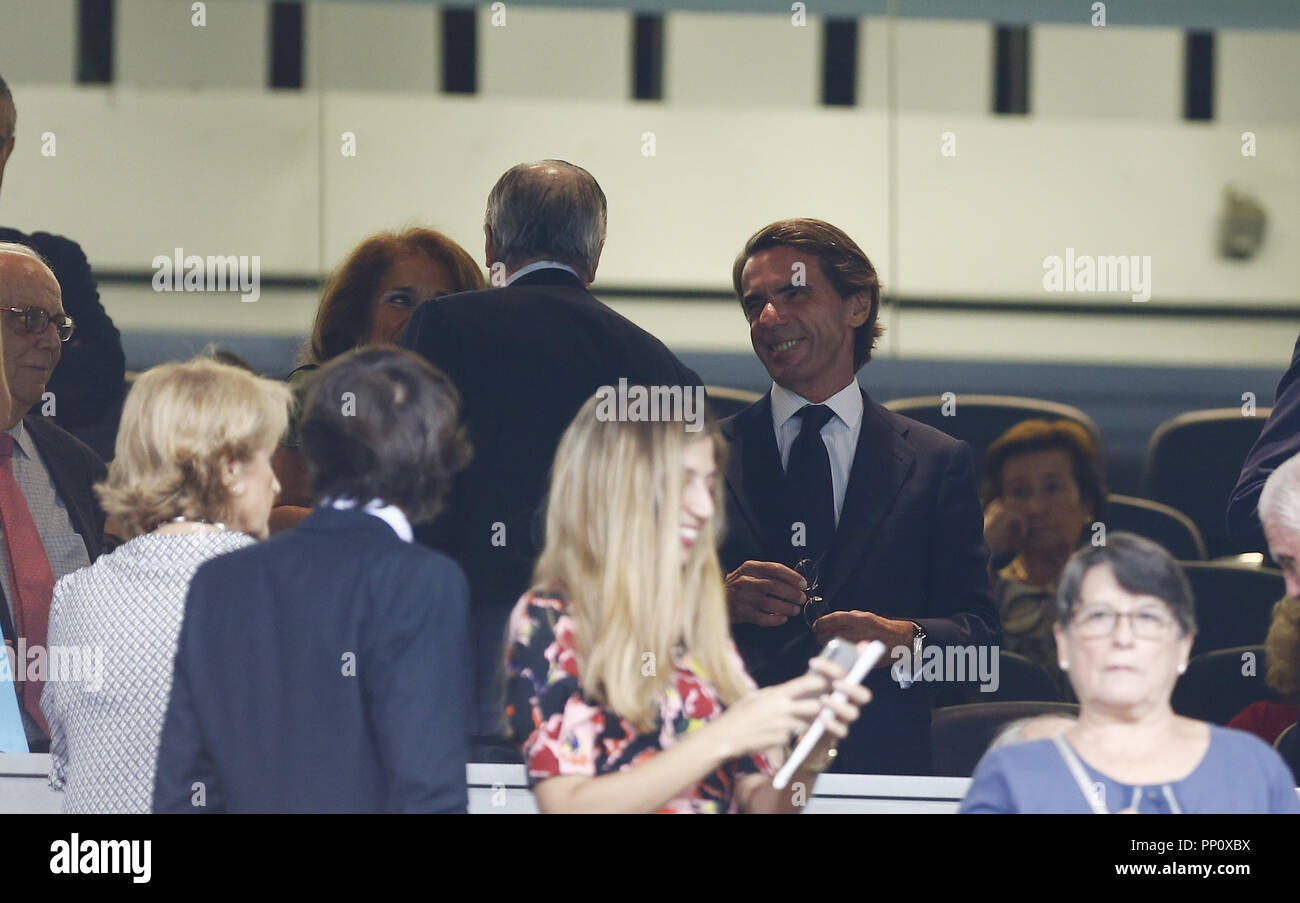 Madrid, Spagna. Il 22 settembre, 2018. Ex presidente della Spagna Jose Maria Aznar parla a presidente del Real Madrid Florentino Perez prima La Liga match tra il Real Madrid e il RCD Espanyol a Estadio Santiago Bernabéu di Madrid.punteggio finale Credito: Manu Reino/SOPA Immagini/ZUMA filo/Alamy Live News Foto Stock