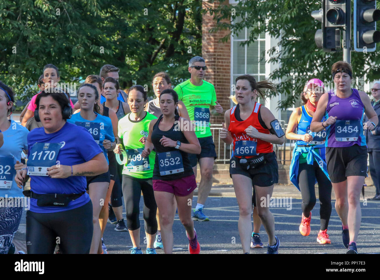 Belfast, Irlanda del Nord, Regno Unito. Il 23 settembre 2018. Il 2018 Deep RiverRock Belfast City Mezza Maratona si è svolta a Belfast questa mattina. La 13.1 miglio evento ha attirato più di 4.000 partecipanti. Credito: David Hunter/Alamy Live News. Foto Stock