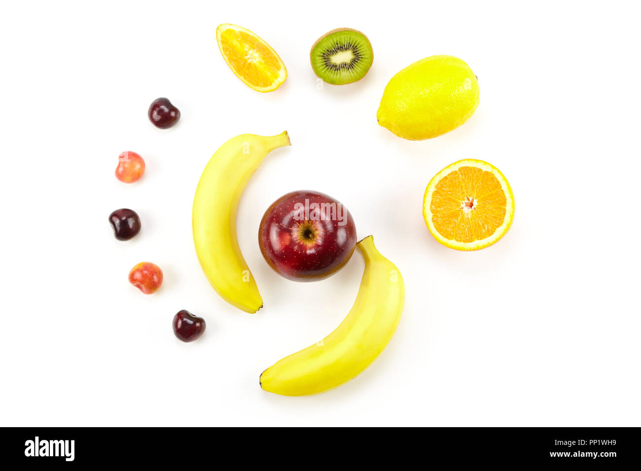 Un assortimento di frutta fresca isolati su sfondo bianco. Foto Stock