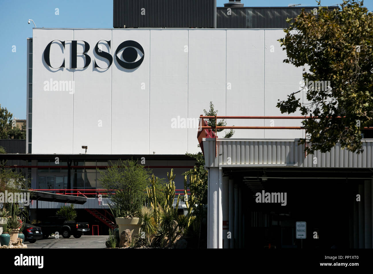 Un logo segno al di fuori della televisione di CBS nella città di Los Angeles, la California il 15 settembre 2018. Foto Stock