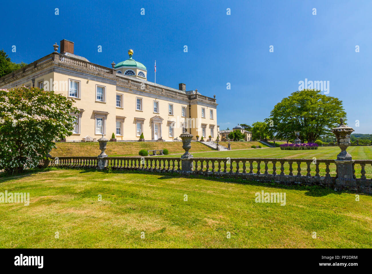 Impressionante architettura palladiana a Castle Hill House e giardini, vicino Filleigh, Devon, Inghilterra, Regno Unito Foto Stock