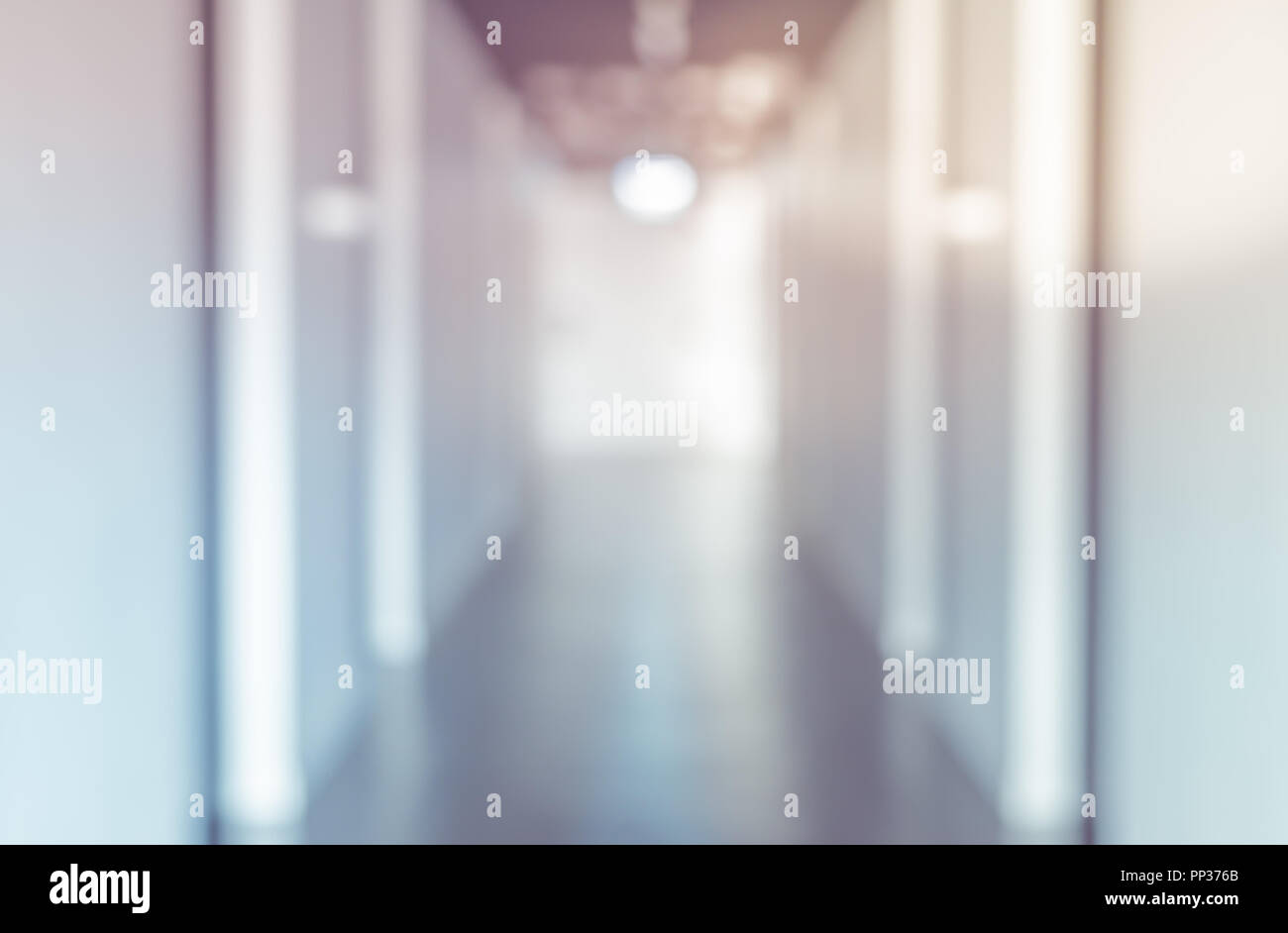 Blur sullo sfondo del vicolo di fronte appartamento spazio in camera camera con luce bokeh di fondo Foto Stock