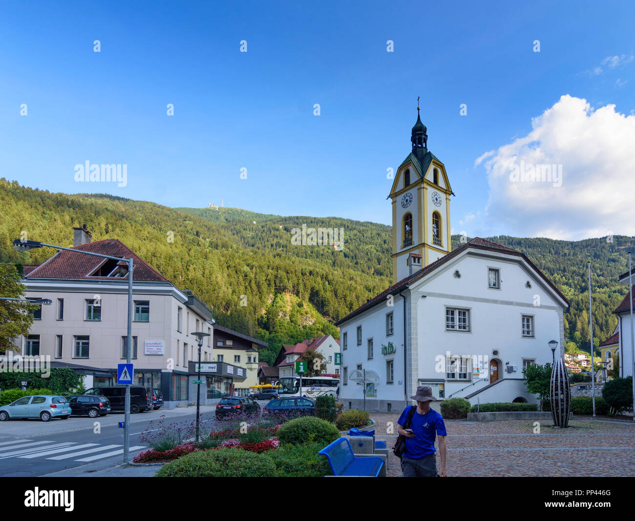 Zams: chiesa hl. Andreas con free-standing torre, informazioni turistiche, Regione TirolWest, Tirolo Tirolo, Austria Foto Stock