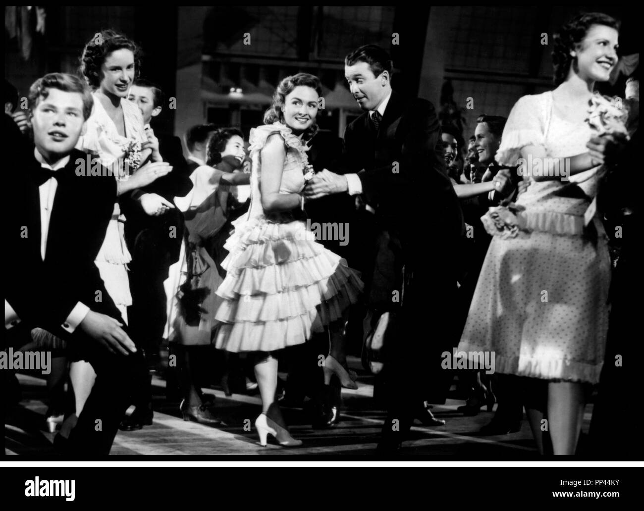 La Vie Est Belle Capra Film Complet Youtube TÉLÉCHARGER LA VIE EST BELLE FILM FRANK CAPRA