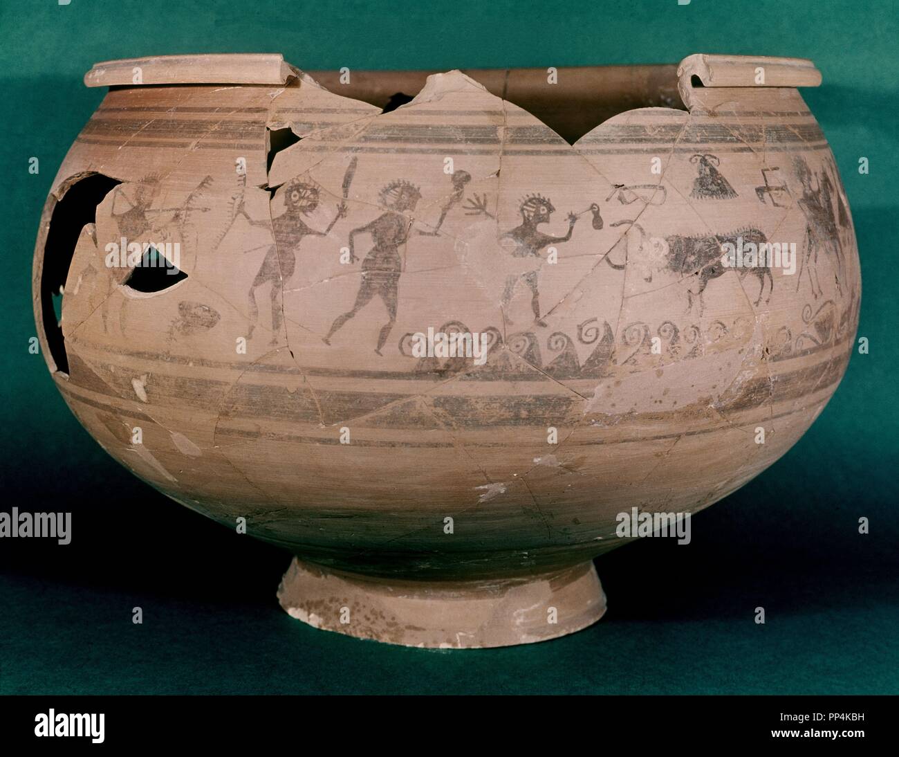 La COPA DE CERAMICA IBERICA DE PIE BAJO CON ESCENAS DE CAZA - SIGLO II AC - PROCEDENTE DE SAN MIGUEL DE LIRIA. Posizione: Museo de Prehistoria y archeologia. Spagna. Foto Stock