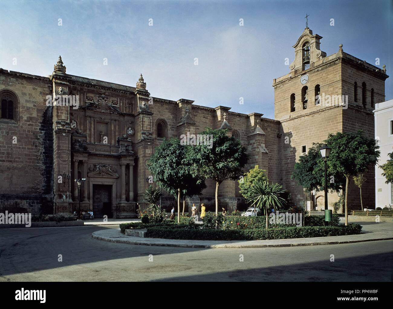 FACHADA PRINCIPALI DE LA CATEDRAL DE ALMERIA CON LA TORRE CAMPANARIO AL FONDO - SIGLO XVI. Autore: OREA JUAN DE. Posizione: Catedral de Nuestra Señora de la Encarnación. Almería. Spagna. Foto Stock