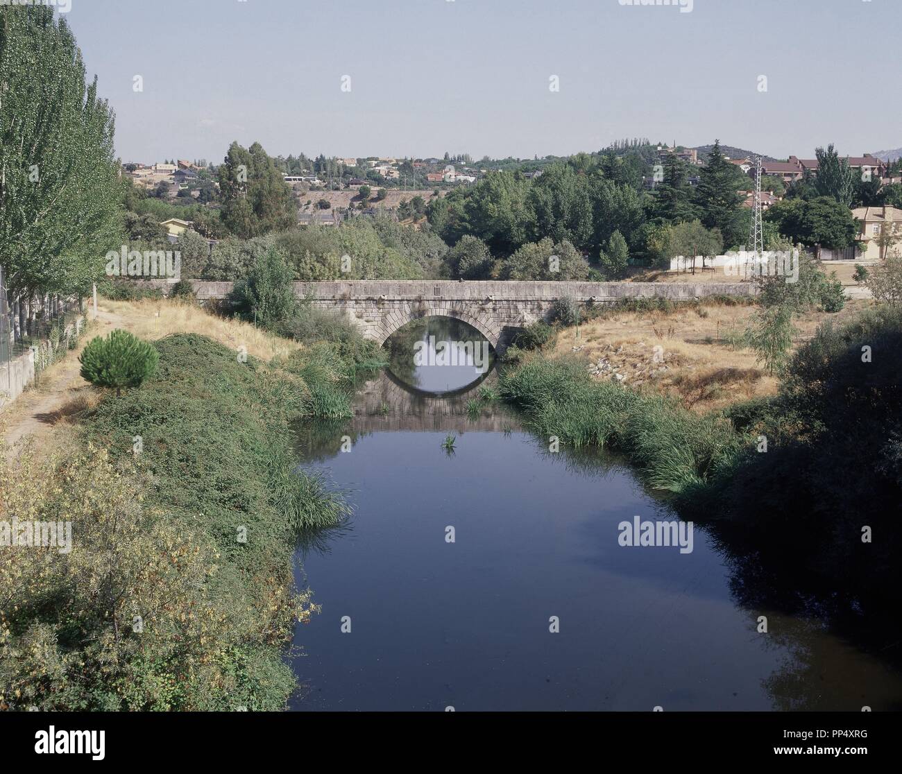 PUENTE SOBRE EL RIO GUADARRAMA - SIGLO XVI. Autore: HERRERA, JUAN DE. Posizione: esterno. MADRID. Spagna. Foto Stock