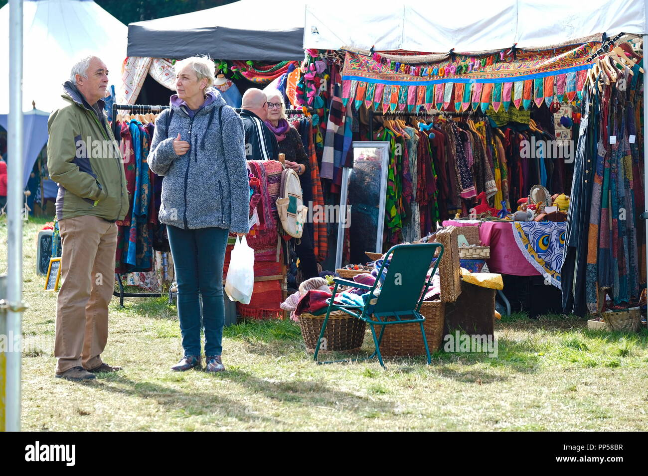 Kirkleatham, REGNO UNITO, 23 settembre, 2018. Un sacco di scelta per un po' di domenica mattina shopping presso la festa popolare di parsimonia, UK. Credito: Tracy Hyman Alamy/Live News. Foto Stock