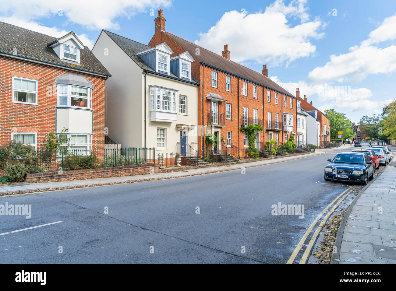 A schiera case di città in gru Street Salisbury Regno Unito Foto Stock