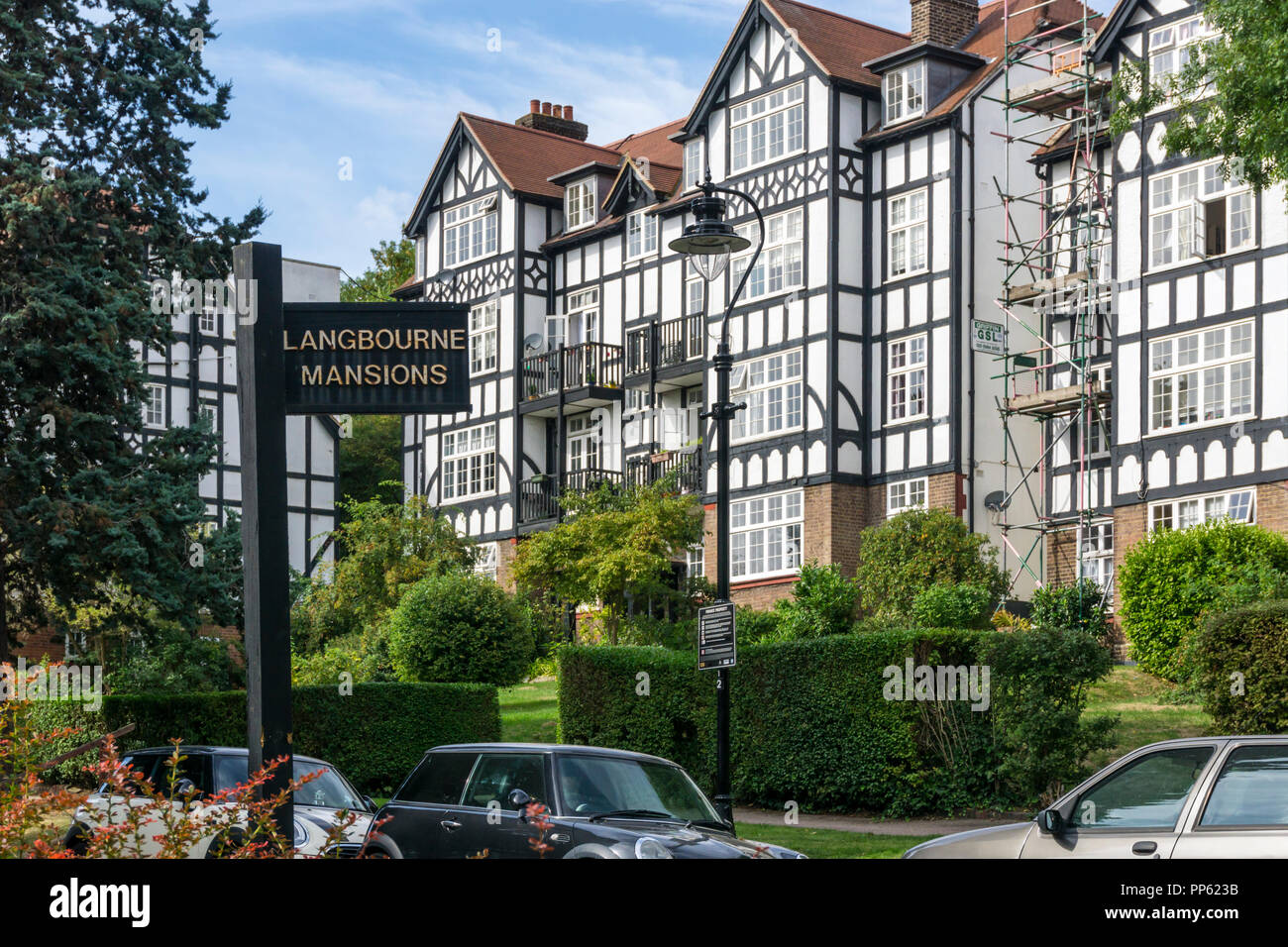 Langbourne Mansions sull'Holly Lodge Estate in Highgate, a nord di Londra. Foto Stock