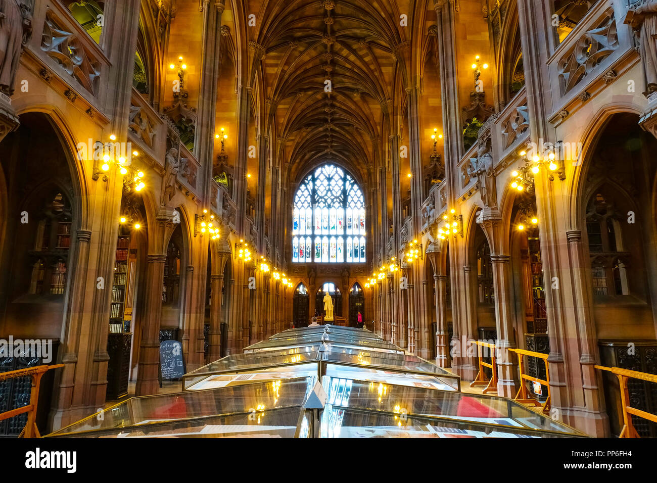 Manchester, Regno Unito - 18 Maggio 2018: John Rylands Library costruito nel 1988 da Enriqueta Rylands, sua moglie dopo Giovanni della morte, è aperto al pubblico nel 1900. Il Foto Stock