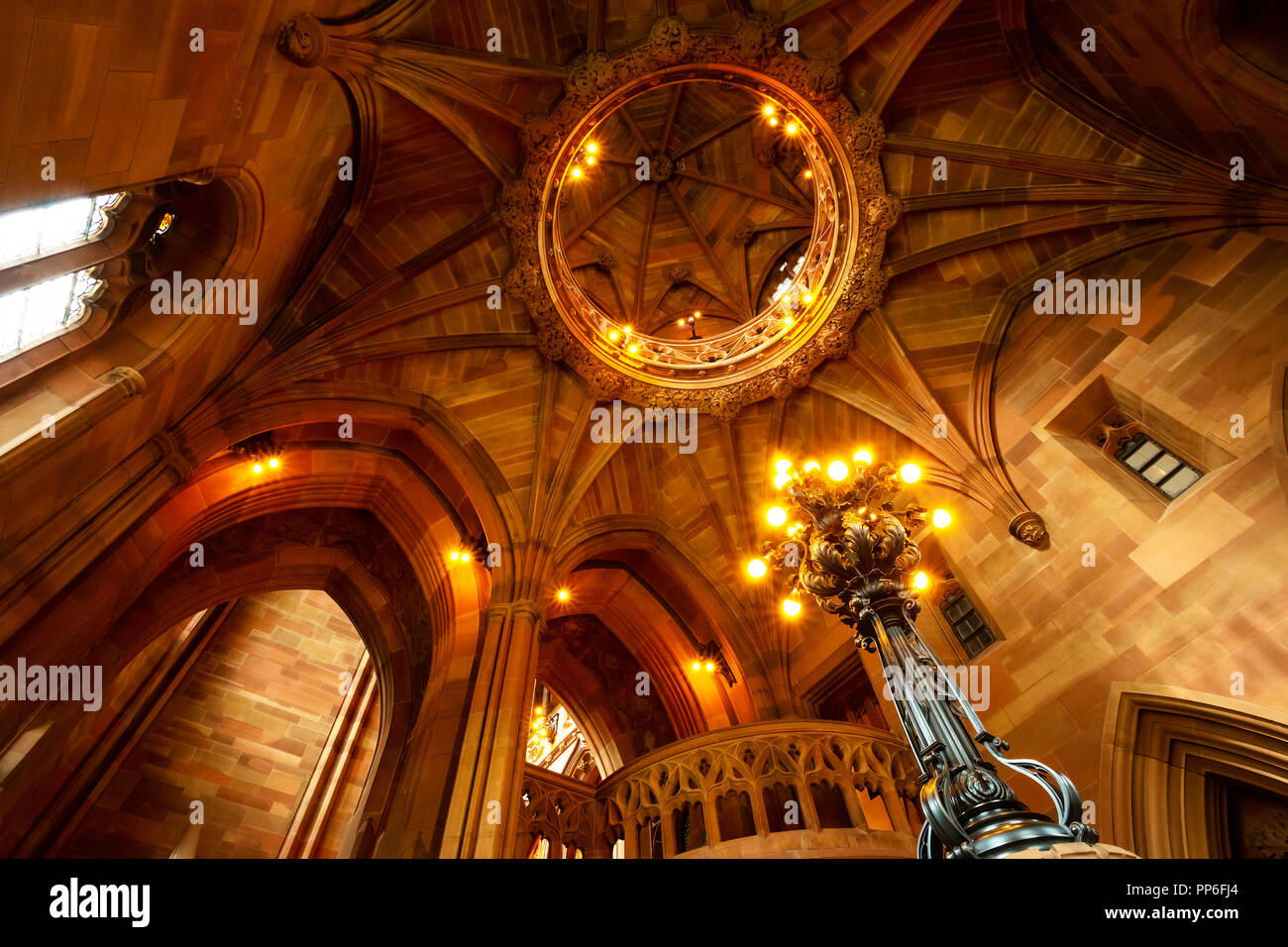 Manchester, Regno Unito - 18 Maggio 2018: John Rylands Library costruito nel 1988 da Enriqueta Rylands, sua moglie dopo Giovanni della morte, è aperto al pubblico nel 1900. Il Foto Stock