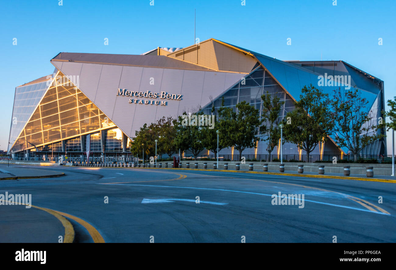 Mercedes-Benz Stadium, sito del Super Bowl 2019, è la casa di NFL's Atlanta Falcons e MLS's Atlanta United FC in Atlanta, Georgia. (USA) Foto Stock