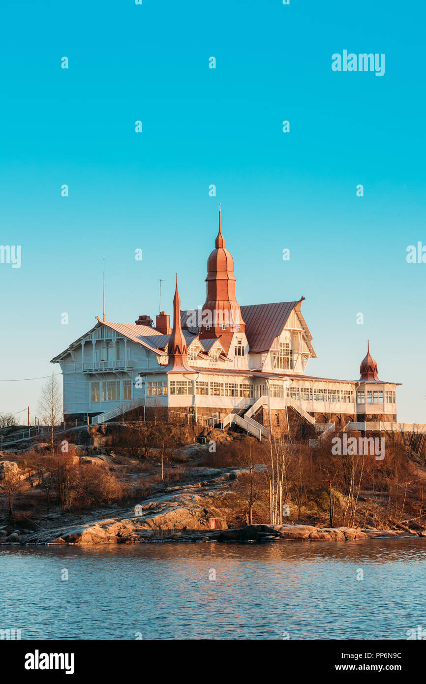 Helsinki, Finlandia. Vista Isola Luoto nella soleggiata mattinata d'inverno. Foto Stock