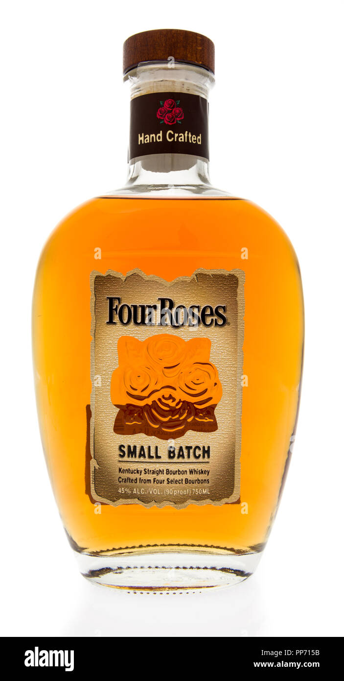Winneconne, WI - 21 Settembre 2018: una bottiglia di Four Roses a lotti e piccole dritte Kentucky bourbon whiskey isolato su un background Foto Stock