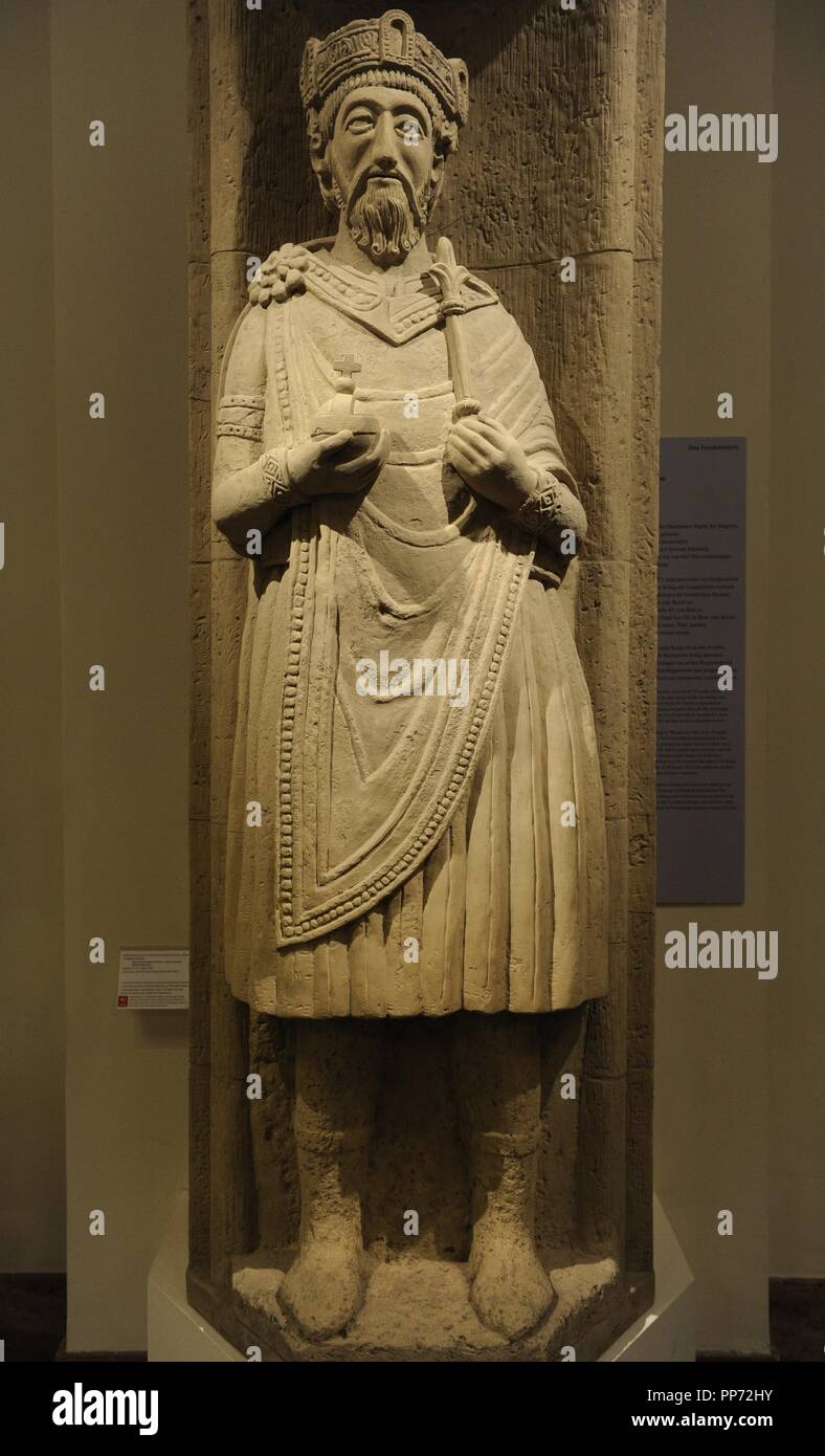 Statuetta Equestre Di Carlo Magno Statua equestre di carlo magno immagini e fotografie stock ad alta